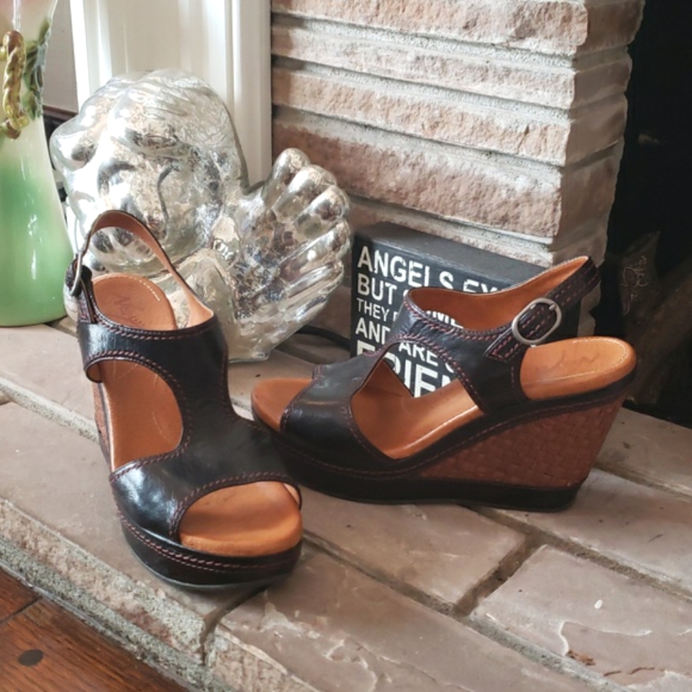 Anthropologie/Naya Eternal Wedge Sandals Size 9